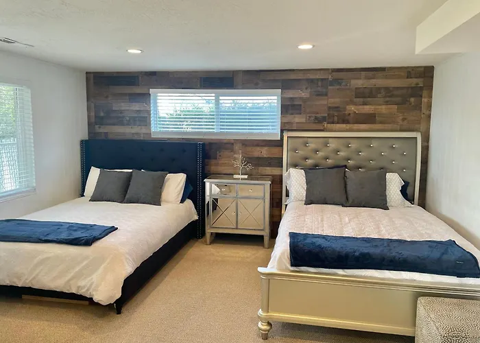 City Light Views Getaway Close To Top Ski Resorts