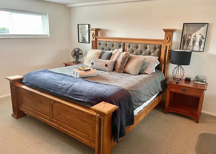 City Light Views Getaway Close To Top Ski Resorts