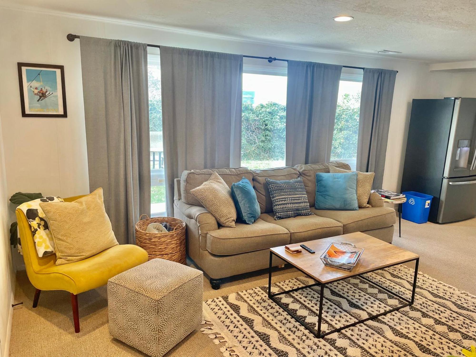 Apartment Light Views Getaway Close To